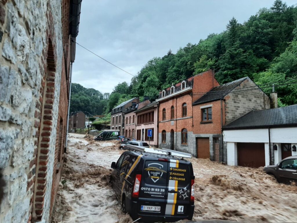 Street Bovignies Sur Meuse in july 2021